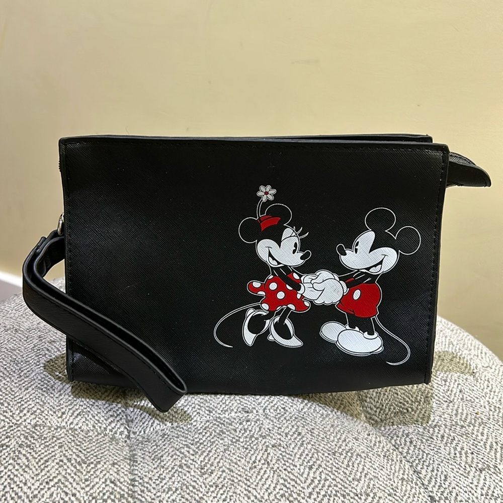 Mickey and Minnie Mouse Clutch